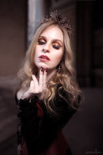 Load image into Gallery viewer, Kissable Feminine Outgoing Diadem