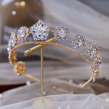 Load image into Gallery viewer, Beautifully Sparkly Princess Tiara