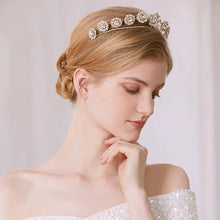 Load image into Gallery viewer, Beautifully Sparkly Princess Tiara