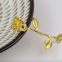 Load image into Gallery viewer, Beauty & The Rose Necklace