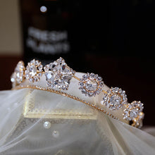 Load image into Gallery viewer, Beautifully Sparkly Princess Tiara
