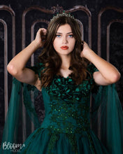 Load image into Gallery viewer, Bewitching Gothic Diadem