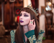 Load image into Gallery viewer, Optimal Royal Vintage Crown
