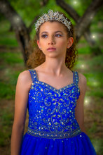 Load image into Gallery viewer, Benevolent White Witch Tiara