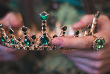 Load image into Gallery viewer, Optimal Royal Vintage Crown