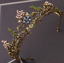 Load image into Gallery viewer, Otherworldly Angelic Fairytale Tiara