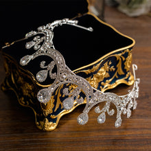 Load image into Gallery viewer, Impeccable Luxurious Royal Tiara