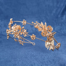 Load image into Gallery viewer, Captivating Gold Flower Tiara