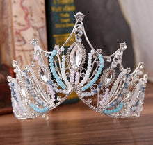 Load image into Gallery viewer, Kissable Feminine Outgoing Diadem