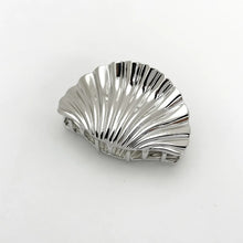 Load image into Gallery viewer, Metal Mermaid Seashell Clip