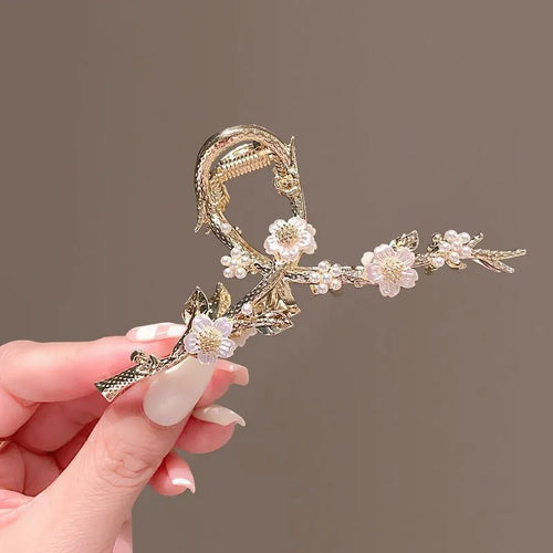 Valuable Golden Flower Hair Claw