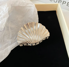Load image into Gallery viewer, Metal Mermaid Seashell Clip