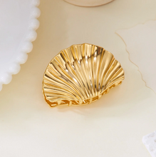 Load image into Gallery viewer, Metal Mermaid Seashell Clip
