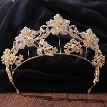 Load image into Gallery viewer, Antique Flowering Crystal Tiara