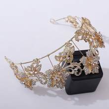 Load image into Gallery viewer, Antique Flowering Crystal Tiara
