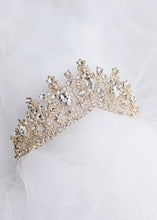 Load image into Gallery viewer, Gorgeous European Tiara in Ivory
