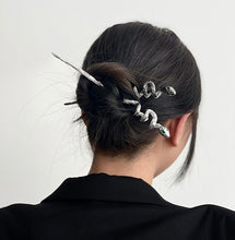 Load image into Gallery viewer, Fierce Snake Hair Ornament
