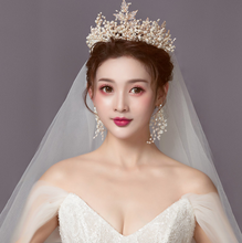 Load image into Gallery viewer, Ethereal Charming Aphrodite Diadem