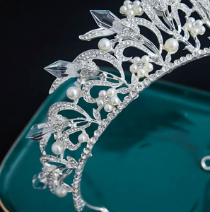 Open-Hearted Snow Queen Crown