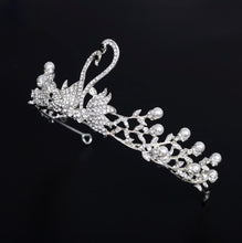 Load image into Gallery viewer, Magnificent Silver Swan Crown