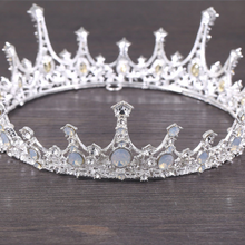 Load image into Gallery viewer, Exquisite Royal Vintage Silver Crown
