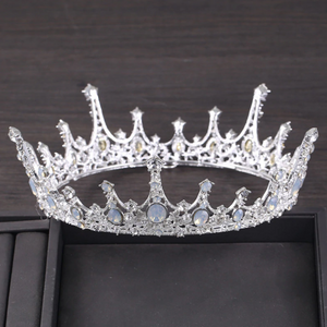 Exquisite Royal Vintage Silver Crown