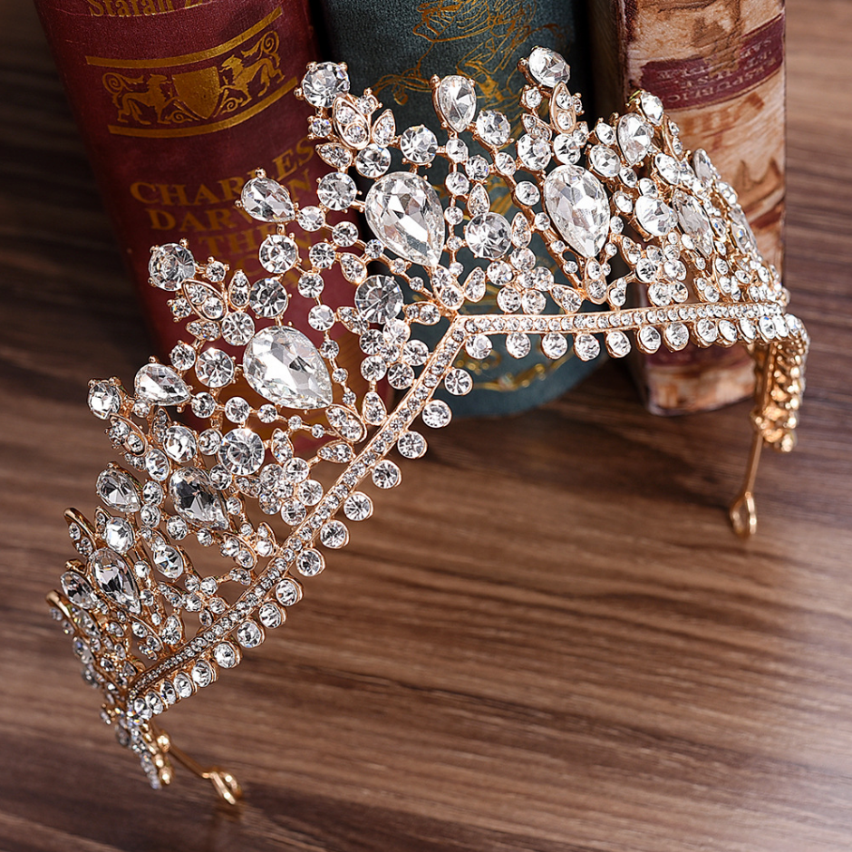 Gorgeous European Tiara in Ivory – FairytaleCreators display picture 2