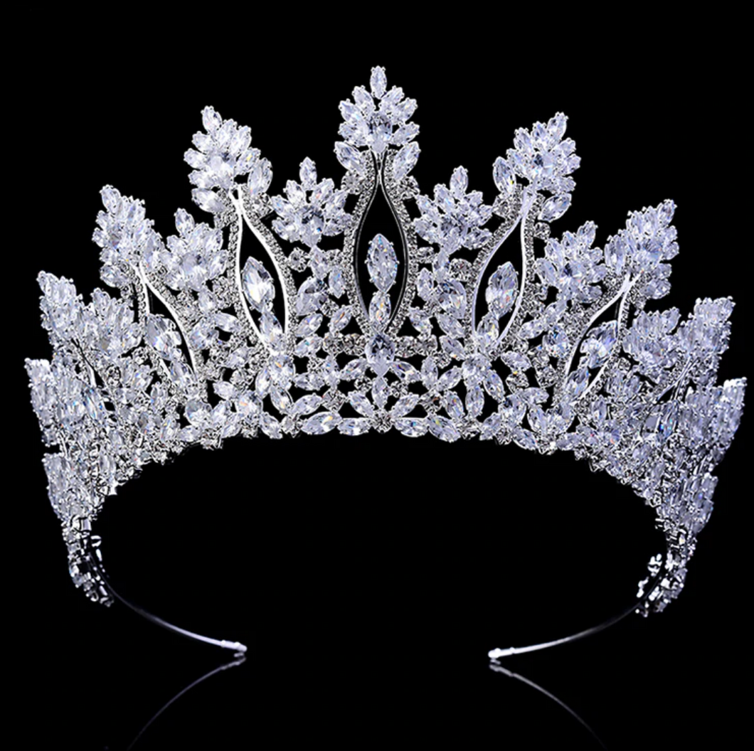 Acclaimed Royal Coronation Crown – FairytaleCreators