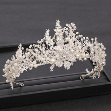 Load image into Gallery viewer, Lovable Perfect Pearly Tiara