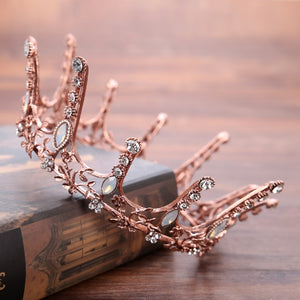 Daring Elegant Vintage Crown
