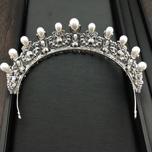 Load image into Gallery viewer, Special Stunning Pearl Tiara