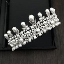 Load image into Gallery viewer, Special Stunning Pearl Tiara