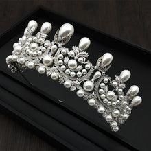 Load image into Gallery viewer, Special Stunning Pearl Tiara