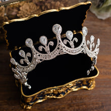Load image into Gallery viewer, Impeccable Luxurious Royal Tiara