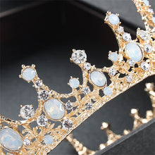Load image into Gallery viewer, Exquisite Royal Vintage Crown In Gold