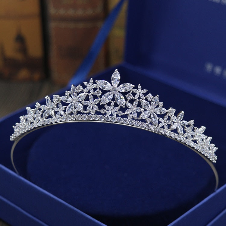 Abloom Crystal Wedding Tiara – FairytaleCreators display picture 3