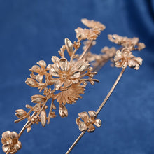 Load image into Gallery viewer, Captivating Gold Flower Tiara