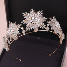 Load image into Gallery viewer, Lordly Dramatic Pearl Tiara